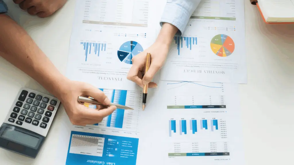 Why Closely Held Businesses Struggle with Bookkeeping even  Architects & Engineers